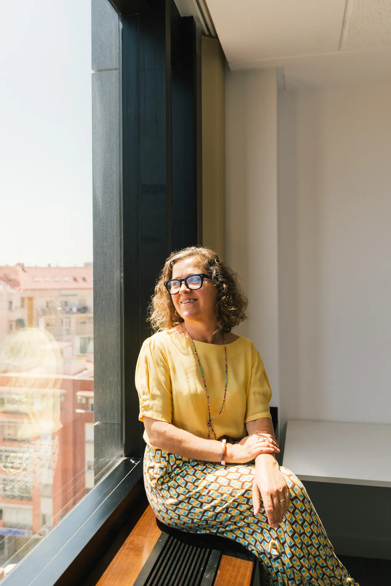 Foto de mujer trabajando en ordenador portátil - Foto 26