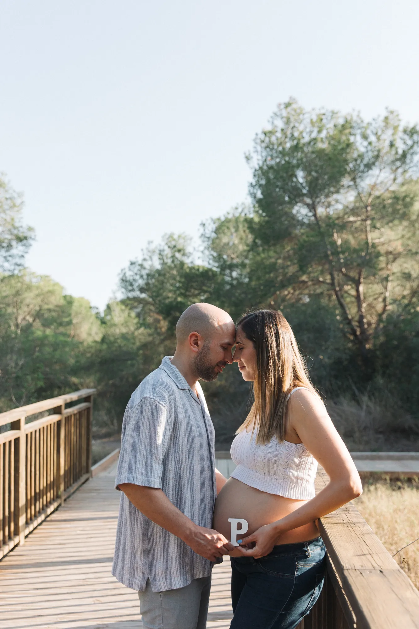Pies de padres en la playa a la espera de que llegue el pequeño - Foto 19
