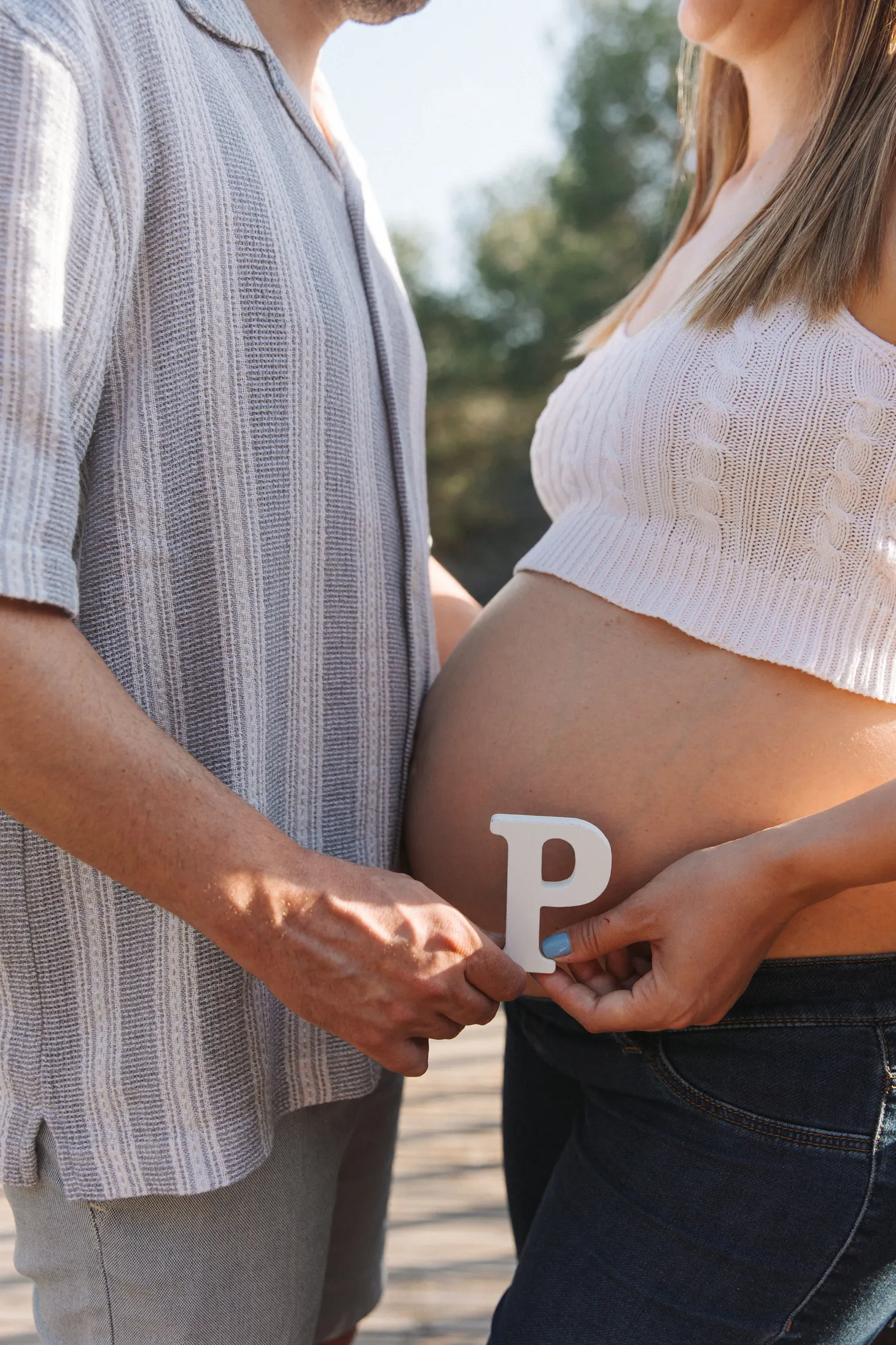 Pies de padres en la playa a la espera de que llegue el pequeño - Foto 20