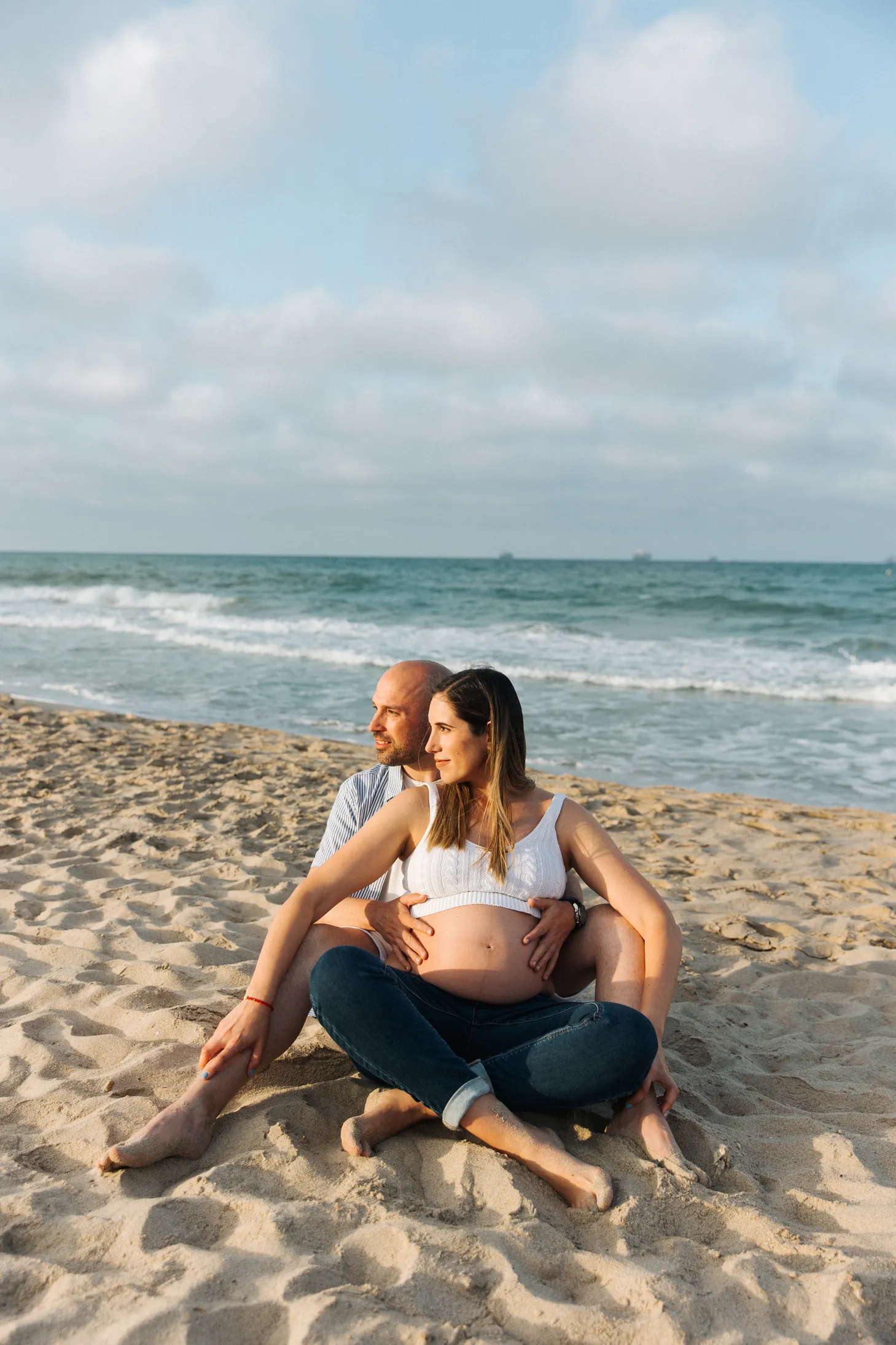 Pies de padres en la playa a la espera de que llegue el pequeño - Foto 27
