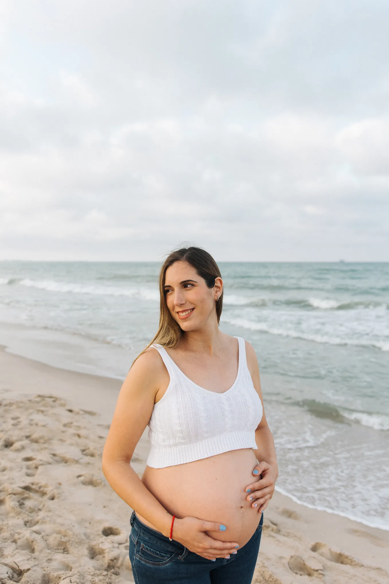 Pies de padres en la playa a la espera de que llegue el pequeño - Foto 28