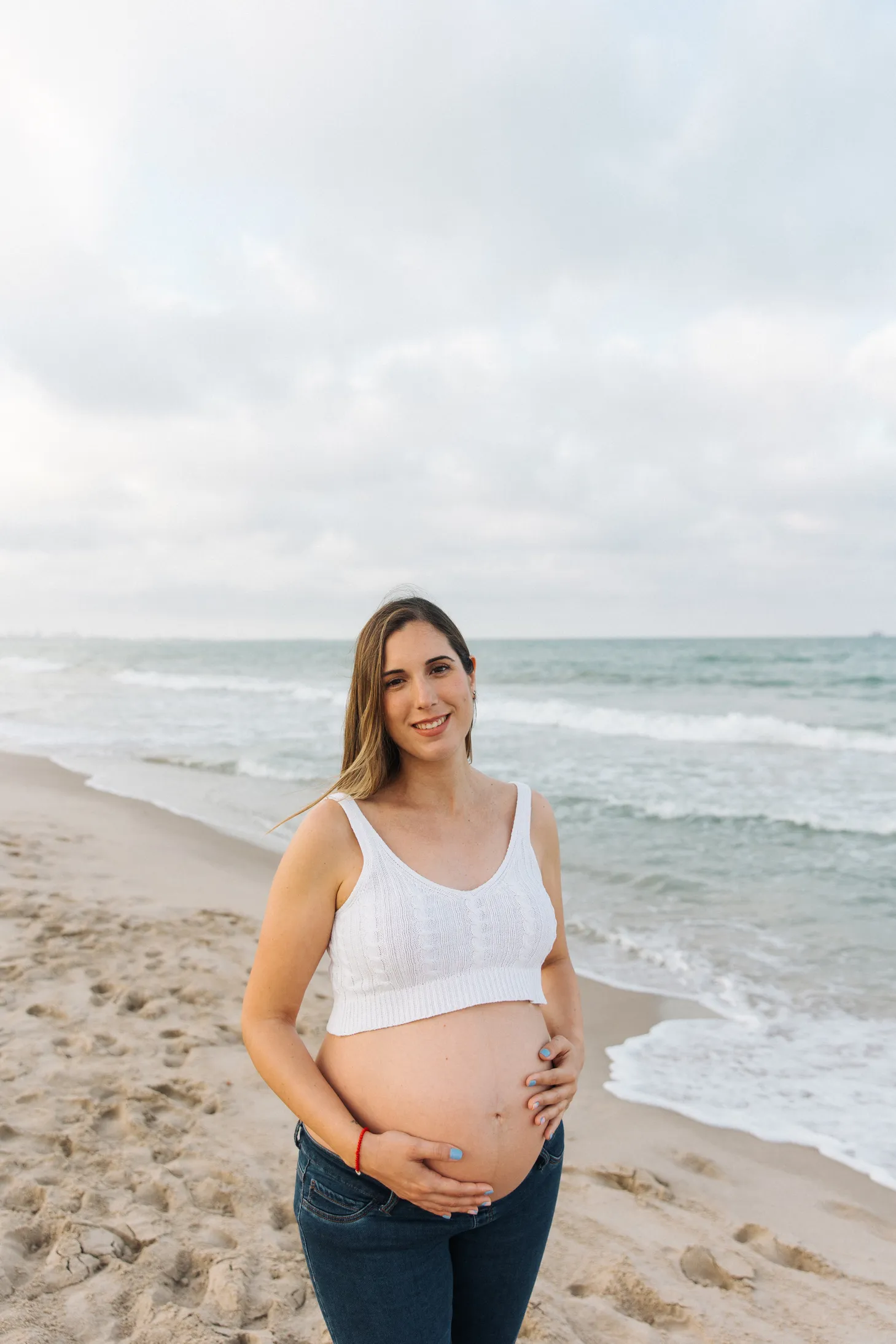 Pies de padres en la playa a la espera de que llegue el pequeño - Foto 29
